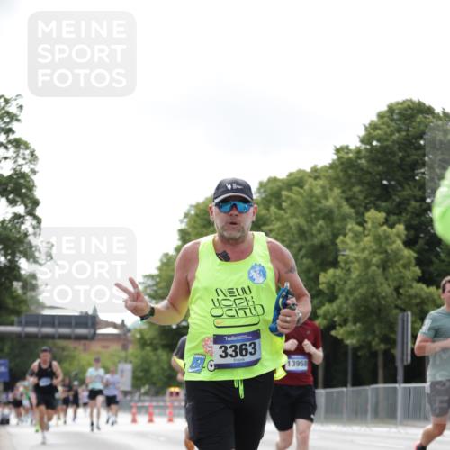 29.06.2025 - hella hamburg halbmarathon Jannik Wohlers http://msf.ph/oto/8147222 29.06.2025 10:11:26 Lombardsbrücke 1328, 1531, 1992, 3363, 4227, 5379, 5605, 7571, 9191, 9428, 10042, 10409, 10428, 11507, 11537, 11917, 12473, 13177, 13203, 13542, 13958, 14384, 15945, 17080, 17638, 17774, 17866, 18261, 18278, 18395 meine-sportfotos.de