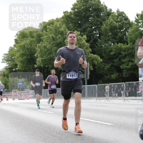 29.06.2025 - hella hamburg halbmarathon Jannik Wohlers http://msf.ph/oto/8147244 29.06.2025 10:11:28 Lombardsbrücke 1328, 1992, 3363, 4227, 5379, 5605, 7571, 9191, 9428, 10042, 10409, 10428, 11507, 11537, 11917, 12473, 13177, 13542, 13958, 14384, 15945, 17080, 17638, 17774, 17866, 18261, 18395 meine-sportfotos.de
