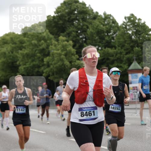 29.06.2025 - hella hamburg halbmarathon Jannik Wohlers http://msf.ph/oto/8147250 29.06.2025 10:48:13 Lombardsbrücke 1142, 1167, 1584, 2437, 2438, 2627, 2716, 3224, 3661, 5010, 7203, 7947, 7948, 8461, 8719, 8760, 9787, 10059, 10204, 10366, 10654, 10656, 11762, 11776, 12452, 13814, 13845, 13914, 15489, 15593, 15715, 15833, 16042, 16498, 16499, 16669, 16693, 16701, 16935, 16974, 17631, 17930, 18282, 18496, 18909, 18967, 19024, 19083, 19135 meine-sportfotos.de