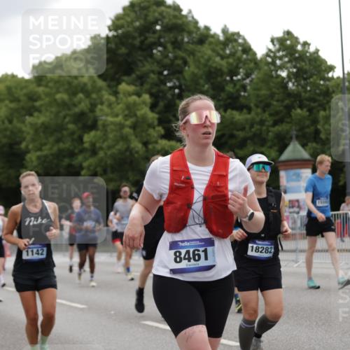29.06.2025 - hella hamburg halbmarathon Jannik Wohlers http://msf.ph/oto/8147255 29.06.2025 10:48:13 Lombardsbrücke 1142, 1167, 1584, 2437, 2438, 2627, 2716, 3224, 3661, 5010, 7203, 7947, 7948, 8461, 8719, 8760, 9787, 10059, 10204, 10366, 10654, 10656, 11762, 11776, 12452, 13814, 13845, 13914, 15489, 15593, 15715, 15833, 16042, 16498, 16499, 16669, 16693, 16701, 16935, 16974, 17631, 17930, 18282, 18496, 18909, 18967, 19024, 19083, 19135 meine-sportfotos.de