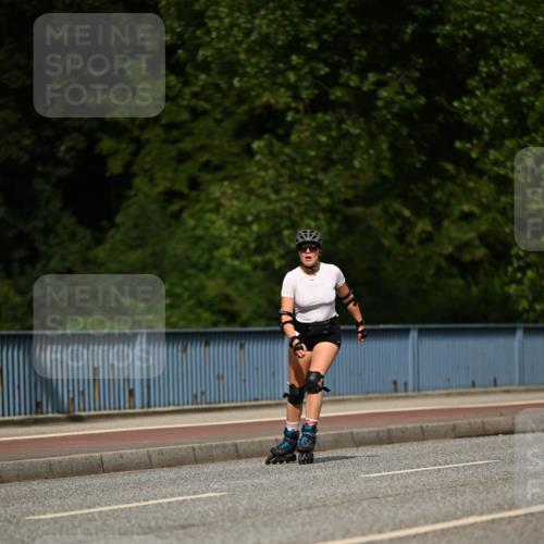 29.06.2025 - hella hamburg halbmarathon Dr. Thomas Lammeyer http://msf.ph/oto/8147283 29.06.2025 09:26:46 Kennedybrücke  meine-sportfotos.de
