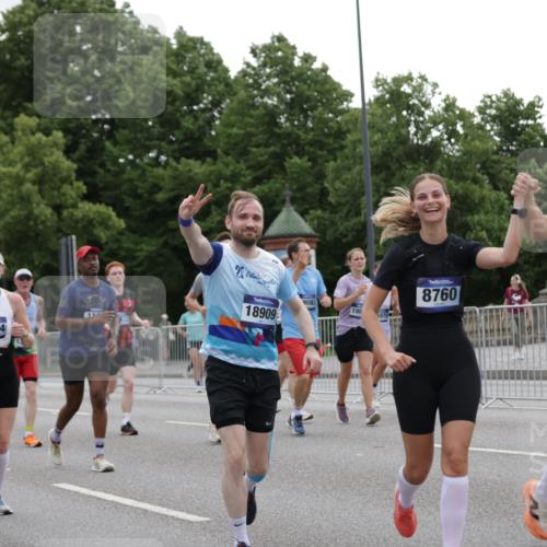 29.06.2025 - hella hamburg halbmarathon Jannik Wohlers http://msf.ph/oto/8147336 29.06.2025 10:48:16 Lombardsbrücke 1142, 1167, 1584, 2437, 2438, 2716, 3224, 5010, 7203, 7947, 7948, 8719, 8760, 9552, 9787, 10059, 10204, 10366, 10524, 10654, 10656, 11364, 11365, 11762, 11776, 11861, 13814, 13845, 13914, 15489, 15715, 15833, 16042, 16498, 16499, 16701, 16974, 17631, 18282, 18496, 18909, 18967, 19024, 19083, 19135 meine-sportfotos.de