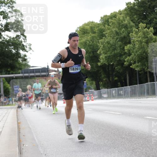 29.06.2025 - hella hamburg halbmarathon Jannik Wohlers http://msf.ph/oto/8147343 29.06.2025 10:11:31 Lombardsbrücke 1328, 1992, 3363, 4227, 5379, 5605, 7571, 9191, 9428, 10042, 10409, 11507, 11537, 11581, 11917, 12473, 13171, 13177, 13542, 13958, 14384, 16976, 17638, 17774, 18261, 18395, 18655 meine-sportfotos.de