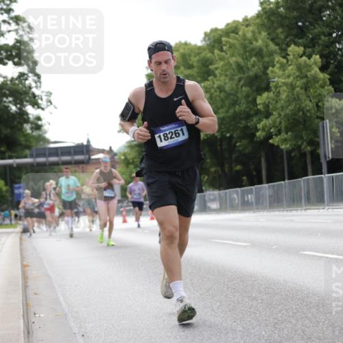 29.06.2025 - hella hamburg halbmarathon Jannik Wohlers http://msf.ph/oto/8147375 29.06.2025 10:11:31 Lombardsbrücke 1328, 1992, 3363, 4227, 5379, 5605, 7571, 9191, 9428, 10042, 10409, 11507, 11537, 11581, 11917, 12473, 13171, 13177, 13542, 13958, 14384, 16976, 17638, 17774, 18261, 18395, 18655 meine-sportfotos.de
