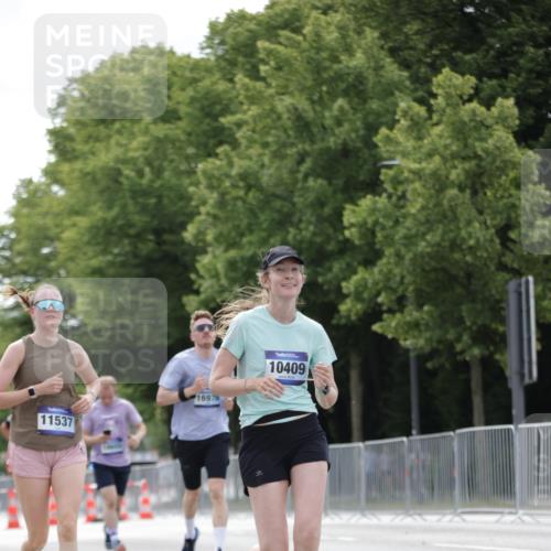 29.06.2025 - hella hamburg halbmarathon Jannik Wohlers http://msf.ph/oto/8147389 29.06.2025 10:11:33 Lombardsbrücke 3363, 5379, 9191, 9428, 10042, 10409, 11507, 11525, 11537, 11581, 11917, 12473, 13171, 13542, 13958, 14196, 14384, 15137, 16976, 17638, 17774, 18261, 18395, 18655 meine-sportfotos.de