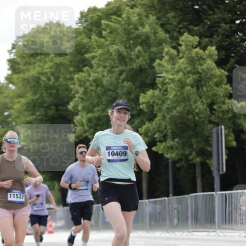 29.06.2025 - hella hamburg halbmarathon Jannik Wohlers http://msf.ph/oto/8147409 29.06.2025 10:11:34 Lombardsbrücke 5379, 9191, 10042, 10409, 11507, 11525, 11537, 11581, 11917, 12473, 13171, 13542, 13958, 14196, 14384, 15137, 16976, 17638, 17774, 18261, 18395, 18655 meine-sportfotos.de