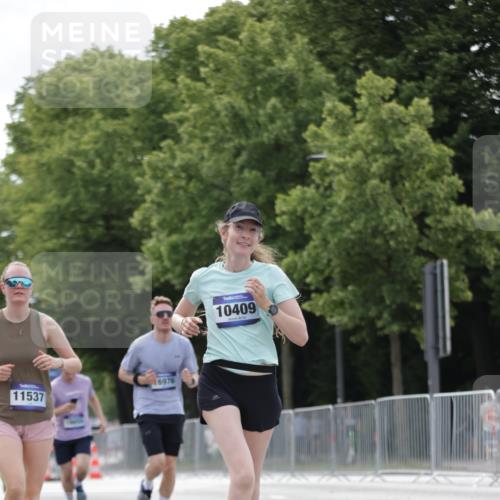 29.06.2025 - hella hamburg halbmarathon Jannik Wohlers http://msf.ph/oto/8147413 29.06.2025 10:11:34 Lombardsbrücke 5379, 9191, 10042, 10409, 11507, 11525, 11537, 11581, 11917, 12473, 13171, 13542, 13958, 14196, 14384, 15137, 16976, 17638, 17774, 18261, 18395, 18655 meine-sportfotos.de