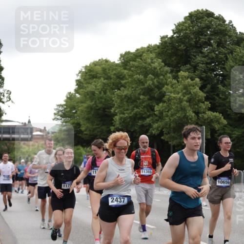 29.06.2025 - hella hamburg halbmarathon Jannik Wohlers http://msf.ph/oto/8147447 29.06.2025 10:48:23 Lombardsbrücke 1142, 1167, 1584, 2437, 2438, 2716, 2792, 3215, 5010, 5479, 5480, 6015, 6437, 7062, 7203, 7947, 7948, 8719, 8760, 9552, 10204, 10366, 10524, 10654, 10656, 11364, 11365, 11690, 11762, 11776, 11861, 13507, 13549, 13775, 13845, 14382, 15100, 15833, 16042, 16498, 16499, 16525, 16701, 16974, 17046, 18282, 18496, 18909, 19024, 19083, 19135 meine-sportfotos.de