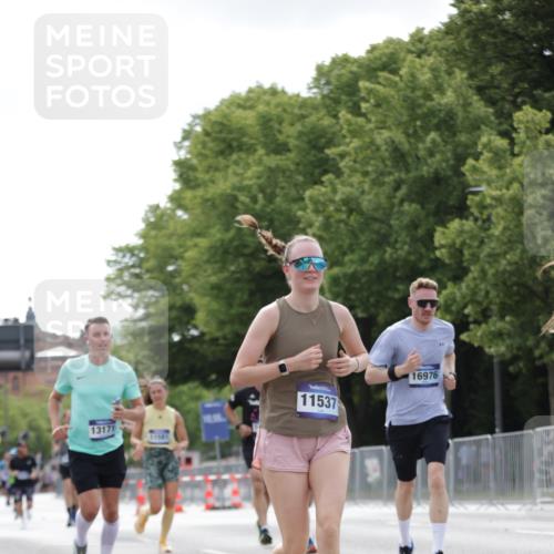 29.06.2025 - hella hamburg halbmarathon Jannik Wohlers http://msf.ph/oto/8147456 29.06.2025 10:11:35 Lombardsbrücke 1790, 5379, 9191, 10042, 10409, 11507, 11525, 11537, 11581, 11917, 12473, 13171, 13542, 13958, 14196, 14384, 15137, 16976, 17638, 17774, 18261, 18395, 18655 meine-sportfotos.de