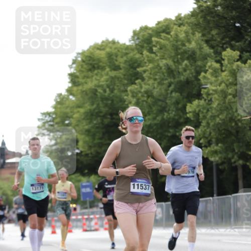29.06.2025 - hella hamburg halbmarathon Jannik Wohlers http://msf.ph/oto/8147466 29.06.2025 10:11:35 Lombardsbrücke 1790, 5379, 9191, 10042, 10409, 11507, 11525, 11537, 11581, 11917, 12473, 13171, 13542, 13958, 14196, 14384, 15137, 16976, 17638, 17774, 18261, 18395, 18655 meine-sportfotos.de
