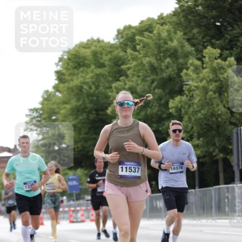 29.06.2025 - hella hamburg halbmarathon Jannik Wohlers http://msf.ph/oto/8147482 29.06.2025 10:11:35 Lombardsbrücke 1790, 5379, 9191, 10042, 10409, 11507, 11525, 11537, 11581, 11917, 12473, 13171, 13542, 13958, 14196, 14384, 15137, 16976, 17638, 17774, 18261, 18395, 18655 meine-sportfotos.de