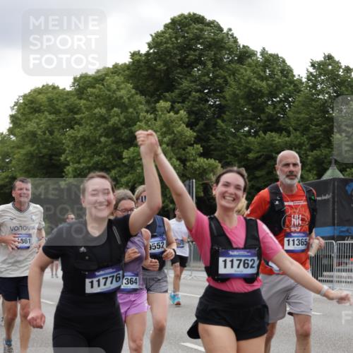 29.06.2025 - hella hamburg halbmarathon Jannik Wohlers http://msf.ph/oto/8147549 29.06.2025 10:48:25 Lombardsbrücke 1167, 1584, 2160, 2437, 2438, 2716, 2792, 3215, 5010, 5479, 5480, 6015, 6437, 6566, 7062, 7203, 7947, 7948, 8719, 9552, 10204, 10366, 10524, 10654, 10656, 11364, 11365, 11690, 11762, 11776, 11861, 13507, 13549, 13775, 13845, 14382, 15100, 15833, 16042, 16525, 16701, 16974, 17046, 18016, 18282, 18496, 19024, 19083, 19135 meine-sportfotos.de