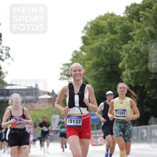 29.06.2025 - hella hamburg halbmarathon Jannik Wohlers http://msf.ph/oto/8147565 29.06.2025 10:11:38 Lombardsbrücke 1062, 1790, 5379, 9191, 9705, 10042, 10409, 11525, 11537, 11581, 11917, 13171, 13542, 13958, 14060, 14196, 15137, 16976, 17774, 18261, 18395, 18429, 18655 meine-sportfotos.de