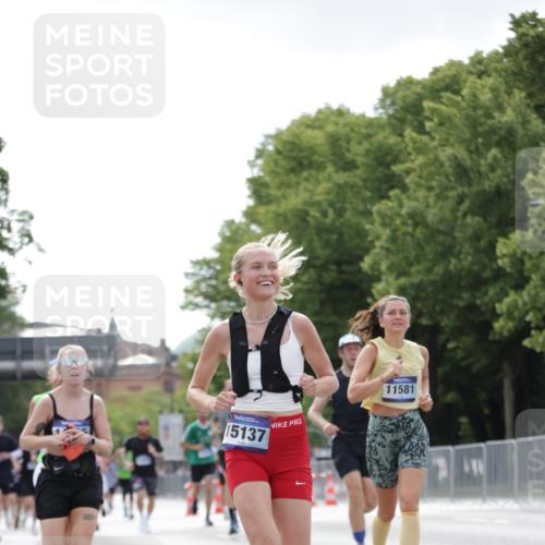 29.06.2025 - hella hamburg halbmarathon Jannik Wohlers http://msf.ph/oto/8147590 29.06.2025 10:11:39 Lombardsbrücke 1062, 1790, 9191, 9705, 10042, 10409, 11525, 11537, 11581, 11917, 13171, 13542, 13958, 14060, 14196, 15137, 16976, 18261, 18395, 18429, 18655 meine-sportfotos.de