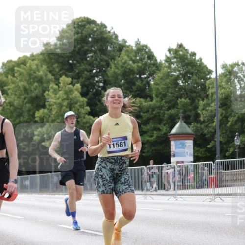 29.06.2025 - hella hamburg halbmarathon Jannik Wohlers http://msf.ph/oto/8147652 29.06.2025 10:11:41 Lombardsbrücke 1062, 1790, 7474, 9253, 9705, 10409, 11525, 11537, 11581, 11917, 13171, 13542, 13958, 14060, 14196, 14313, 15137, 16976, 18261, 18395, 18429, 18655 meine-sportfotos.de