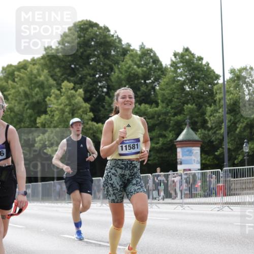 29.06.2025 - hella hamburg halbmarathon Jannik Wohlers http://msf.ph/oto/8147658 29.06.2025 10:11:41 Lombardsbrücke 1062, 1790, 7474, 9253, 9705, 10409, 11525, 11537, 11581, 11917, 13171, 13542, 13958, 14060, 14196, 14313, 15137, 16976, 18261, 18395, 18429, 18655 meine-sportfotos.de