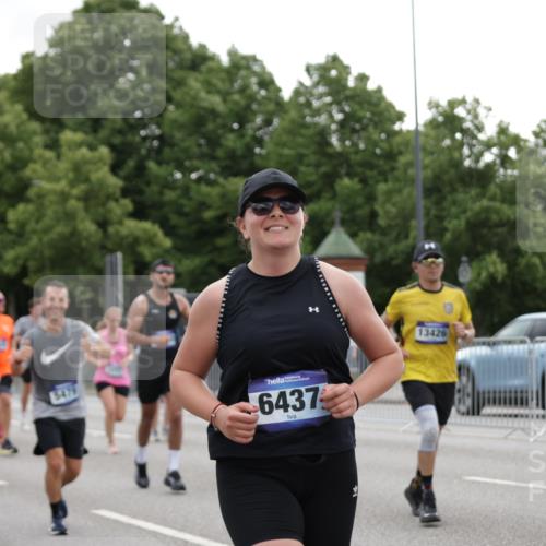 29.06.2025 - hella hamburg halbmarathon Jannik Wohlers http://msf.ph/oto/8147660 29.06.2025 10:48:34 Lombardsbrücke 2160, 2792, 3086, 3215, 3253, 5479, 5480, 5551, 6015, 6437, 6566, 7062, 9341, 9359, 9552, 10081, 10524, 11000, 11192, 11364, 11365, 11601, 11690, 11741, 11861, 11865, 12173, 12380, 12881, 12882, 13426, 13507, 13549, 13775, 14382, 14623, 15064, 15100, 15159, 15176, 15411, 15530, 15597, 15631, 15771, 16012, 16042, 16525, 17046, 17538, 17693, 18016 meine-sportfotos.de