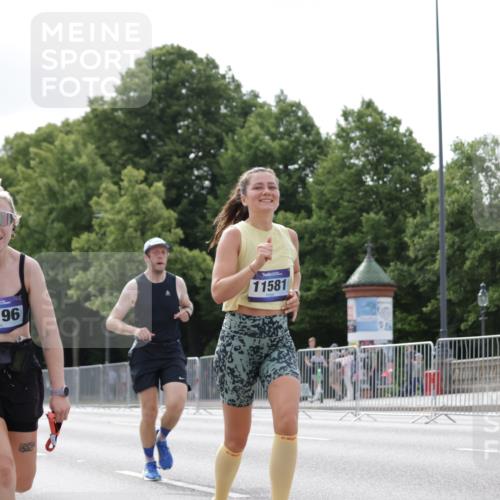 29.06.2025 - hella hamburg halbmarathon Jannik Wohlers http://msf.ph/oto/8147663 29.06.2025 10:11:41 Lombardsbrücke 1062, 1790, 7474, 9253, 9705, 10409, 11525, 11537, 11581, 11917, 13171, 13542, 13958, 14060, 14196, 14313, 15137, 16976, 18261, 18395, 18429, 18655 meine-sportfotos.de