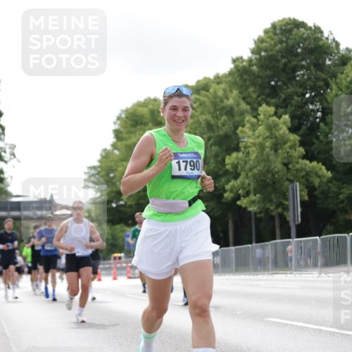 29.06.2025 - hella hamburg halbmarathon Jannik Wohlers http://msf.ph/oto/8147720 29.06.2025 10:11:42 Lombardsbrücke 1062, 1790, 2661, 7474, 9253, 9705, 10409, 11509, 11525, 11537, 11581, 11917, 13171, 13542, 14060, 14196, 14313, 15137, 16379, 16976, 18261, 18395, 18429, 18655 meine-sportfotos.de