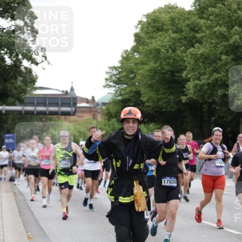 29.06.2025 - hella hamburg halbmarathon Jannik Wohlers http://msf.ph/oto/8147731 29.06.2025 10:48:38 Lombardsbrücke 2160, 2395, 2713, 2792, 3086, 3215, 3253, 4403, 5118, 5479, 5480, 5551, 6015, 6437, 6566, 6979, 7062, 9341, 9359, 10081, 11000, 11031, 11192, 11601, 11690, 11741, 11865, 12010, 12173, 12380, 12664, 12881, 12882, 13426, 13507, 13549, 13775, 14080, 14081, 14382, 14623, 15064, 15100, 15159, 15176, 15411, 15530, 15597, 15631, 15771, 16012, 16525, 17046, 17538, 17693, 18016 meine-sportfotos.de