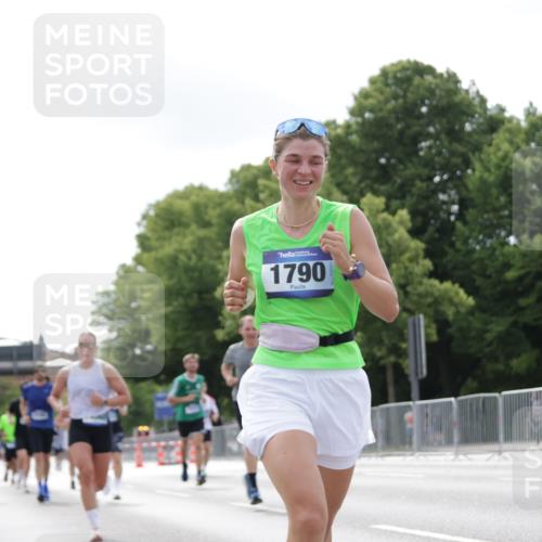 29.06.2025 - hella hamburg halbmarathon Jannik Wohlers http://msf.ph/oto/8147744 29.06.2025 10:11:42 Lombardsbrücke 1062, 1790, 2661, 7474, 9253, 9705, 10409, 11509, 11525, 11537, 11581, 11917, 13171, 13542, 14060, 14196, 14313, 15137, 16379, 16976, 18261, 18395, 18429, 18655 meine-sportfotos.de