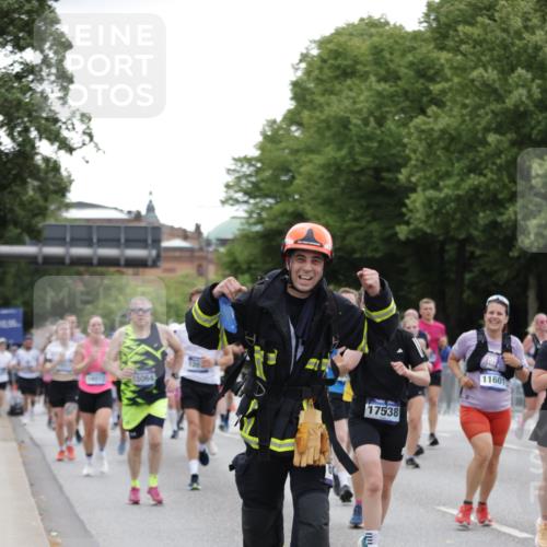29.06.2025 - hella hamburg halbmarathon Jannik Wohlers http://msf.ph/oto/8147757 29.06.2025 10:48:38 Lombardsbrücke 2160, 2395, 2713, 2792, 3086, 3215, 3253, 4403, 5118, 5479, 5480, 5551, 6015, 6437, 6566, 6979, 7062, 9341, 9359, 10081, 11000, 11031, 11192, 11601, 11690, 11741, 11865, 12010, 12173, 12380, 12664, 12881, 12882, 13426, 13507, 13549, 13775, 14080, 14081, 14382, 14623, 15064, 15100, 15159, 15176, 15411, 15530, 15597, 15631, 15771, 16012, 16525, 17046, 17538, 17693, 18016 meine-sportfotos.de