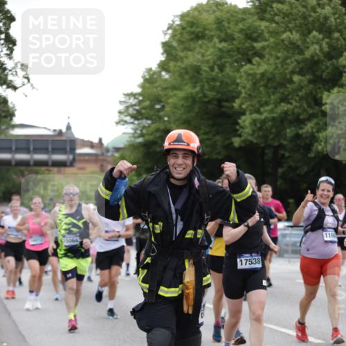 29.06.2025 - hella hamburg halbmarathon Jannik Wohlers http://msf.ph/oto/8147803 29.06.2025 10:48:38 Lombardsbrücke 2160, 2395, 2713, 2792, 3086, 3215, 3253, 4403, 5118, 5479, 5480, 5551, 6015, 6437, 6566, 6979, 7062, 9341, 9359, 10081, 11000, 11031, 11192, 11601, 11690, 11741, 11865, 12010, 12173, 12380, 12664, 12881, 12882, 13426, 13507, 13549, 13775, 14080, 14081, 14382, 14623, 15064, 15100, 15159, 15176, 15411, 15530, 15597, 15631, 15771, 16012, 16525, 17046, 17538, 17693, 18016 meine-sportfotos.de
