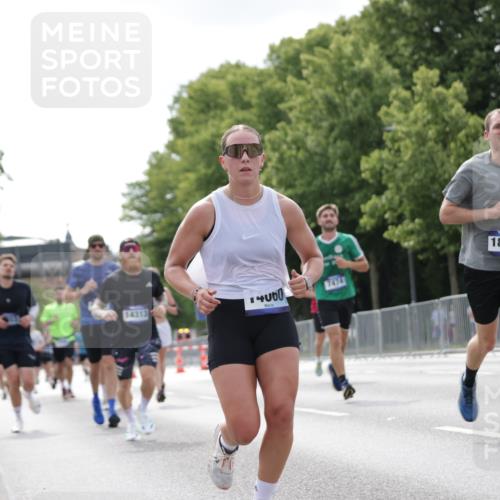29.06.2025 - hella hamburg halbmarathon Jannik Wohlers http://msf.ph/oto/8147810 29.06.2025 10:11:44 Lombardsbrücke 1062, 1790, 2661, 3746, 7474, 9253, 9705, 10409, 11509, 11525, 11537, 11581, 13171, 13542, 14060, 14196, 14313, 15137, 16379, 16976, 18261, 18395, 18429, 18655 meine-sportfotos.de
