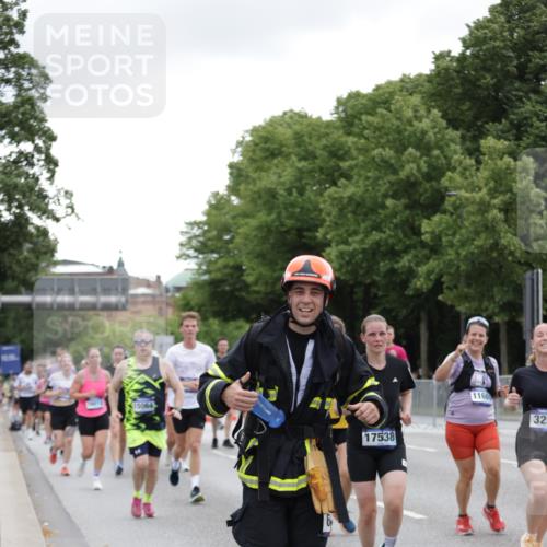 29.06.2025 - hella hamburg halbmarathon Jannik Wohlers http://msf.ph/oto/8147819 29.06.2025 10:48:39 Lombardsbrücke 2160, 2395, 2713, 2792, 3086, 3215, 3253, 4403, 5118, 5479, 5480, 5551, 6015, 6437, 6566, 6979, 7062, 9341, 9359, 10081, 10782, 10785, 11000, 11031, 11192, 11601, 11690, 11741, 11865, 12010, 12173, 12380, 12664, 12881, 12882, 13426, 13507, 13549, 14080, 14081, 14382, 14623, 15064, 15100, 15159, 15176, 15411, 15530, 15597, 15631, 15771, 16012, 16525, 16759, 17046, 17287, 17538, 17693, 18016, 18453 meine-sportfotos.de