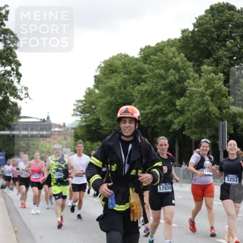29.06.2025 - hella hamburg halbmarathon Jannik Wohlers http://msf.ph/oto/8147832 29.06.2025 10:48:39 Lombardsbrücke 2160, 2395, 2713, 2792, 3086, 3215, 3253, 4403, 5118, 5479, 5480, 5551, 6015, 6437, 6566, 6979, 7062, 9341, 9359, 10081, 10782, 10785, 11000, 11031, 11192, 11601, 11690, 11741, 11865, 12010, 12173, 12380, 12664, 12881, 12882, 13426, 13507, 13549, 14080, 14081, 14382, 14623, 15064, 15100, 15159, 15176, 15411, 15530, 15597, 15631, 15771, 16012, 16525, 16759, 17046, 17287, 17538, 17693, 18016, 18453 meine-sportfotos.de