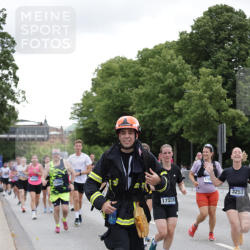 29.06.2025 - hella hamburg halbmarathon Jannik Wohlers http://msf.ph/oto/8147846 29.06.2025 10:48:39 Lombardsbrücke 2160, 2395, 2713, 2792, 3086, 3215, 3253, 4403, 5118, 5479, 5480, 5551, 6015, 6437, 6566, 6979, 7062, 9341, 9359, 10081, 10782, 10785, 11000, 11031, 11192, 11601, 11690, 11741, 11865, 12010, 12173, 12380, 12664, 12881, 12882, 13426, 13507, 13549, 14080, 14081, 14382, 14623, 15064, 15100, 15159, 15176, 15411, 15530, 15597, 15631, 15771, 16012, 16525, 16759, 17046, 17287, 17538, 17693, 18016, 18453 meine-sportfotos.de