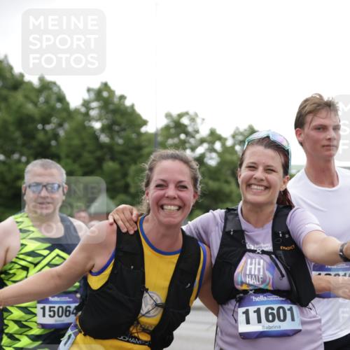 29.06.2025 - hella hamburg halbmarathon Jannik Wohlers http://msf.ph/oto/8147879 29.06.2025 10:48:44 Lombardsbrücke 2160, 2395, 2541, 2713, 2927, 3070, 3086, 3232, 3253, 4403, 4525, 4527, 5118, 5463, 5479, 5480, 5551, 6015, 6566, 6979, 7931, 7936, 8549, 9245, 9341, 9359, 10033, 10038, 10081, 10130, 10479, 10782, 10785, 11000, 11031, 11192, 11601, 11681, 11690, 11741, 11865, 12010, 12173, 12380, 12664, 12881, 12882, 13426, 13564, 13565, 14080, 14081, 14623, 15064, 15100, 15159, 15176, 15411, 15530, 15597, 15631, 15771, 16012, 16759, 17287, 17315, 17538, 17647, 17693, 18016, 18453 meine-sportfotos.de