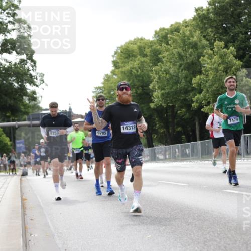 29.06.2025 - hella hamburg halbmarathon Jannik Wohlers http://msf.ph/oto/8147891 29.06.2025 10:11:46 Lombardsbrücke 1062, 1790, 2661, 3746, 5176, 6871, 7474, 9253, 9705, 11509, 11525, 11537, 11581, 13171, 14060, 14196, 14313, 14863, 15137, 16379, 16976, 18429, 18655 meine-sportfotos.de