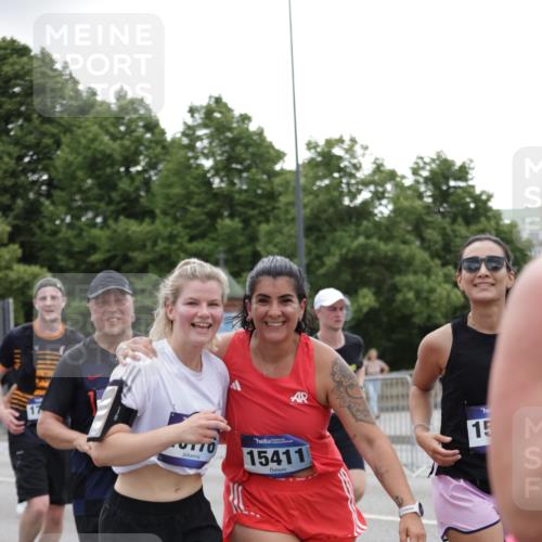 29.06.2025 - hella hamburg halbmarathon Jannik Wohlers http://msf.ph/oto/8147928 29.06.2025 10:48:47 Lombardsbrücke 1525, 2067, 2395, 2541, 2713, 2927, 3070, 3086, 3232, 3253, 4403, 4525, 4527, 4809, 5118, 5463, 5551, 6979, 6989, 7931, 7936, 8549, 9245, 9341, 9359, 10033, 10038, 10081, 10130, 10479, 10782, 10785, 11000, 11031, 11192, 11601, 11681, 11741, 11865, 12010, 12173, 12380, 12664, 12669, 12881, 12882, 13426, 13564, 13565, 14080, 14081, 14623, 15064, 15159, 15176, 15411, 15530, 15597, 15631, 15771, 16012, 16759, 17287, 17315, 17538, 17647, 17693, 18453 meine-sportfotos.de