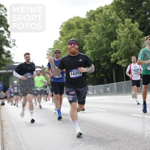 29.06.2025 - hella hamburg halbmarathon Jannik Wohlers http://msf.ph/oto/8147931 29.06.2025 10:11:46 Lombardsbrücke 1062, 1790, 2661, 3746, 5176, 6871, 7474, 9253, 9705, 11509, 11525, 11537, 11581, 13171, 14060, 14196, 14313, 14863, 15137, 16379, 16976, 18429, 18655 meine-sportfotos.de