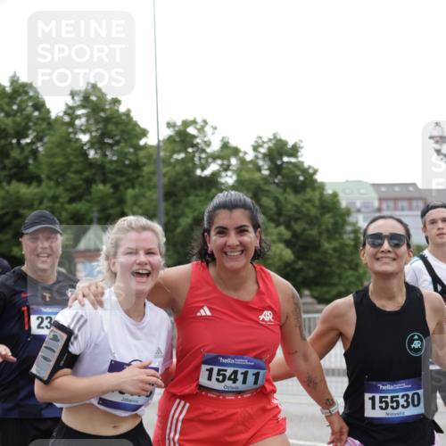 29.06.2025 - hella hamburg halbmarathon Jannik Wohlers http://msf.ph/oto/8147944 29.06.2025 10:48:47 Lombardsbrücke 1525, 2067, 2395, 2541, 2713, 2927, 3070, 3086, 3232, 3253, 4403, 4525, 4527, 4809, 5118, 5463, 5551, 6979, 6989, 7931, 7936, 8549, 9245, 9341, 9359, 10033, 10038, 10081, 10130, 10479, 10782, 10785, 11000, 11031, 11192, 11601, 11681, 11741, 11865, 12010, 12173, 12380, 12664, 12669, 12881, 12882, 13426, 13564, 13565, 14080, 14081, 14623, 15064, 15159, 15176, 15411, 15530, 15597, 15631, 15771, 16012, 16759, 17287, 17315, 17538, 17647, 17693, 18453 meine-sportfotos.de