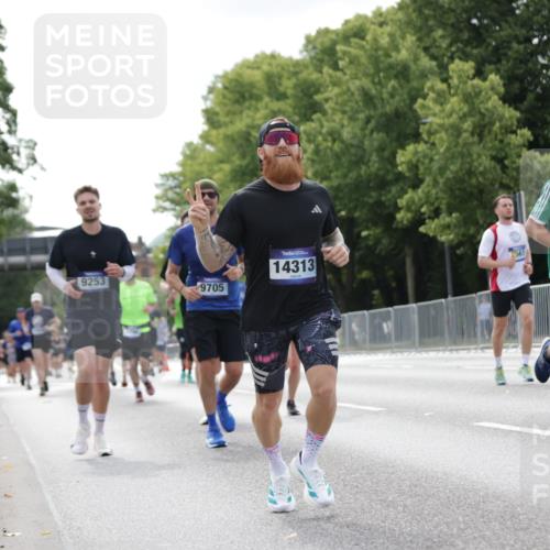 29.06.2025 - hella hamburg halbmarathon Jannik Wohlers http://msf.ph/oto/8147951 29.06.2025 10:11:46 Lombardsbrücke 1062, 1790, 2661, 3746, 5176, 6871, 7474, 9253, 9705, 11509, 11525, 11537, 11581, 13171, 14060, 14196, 14313, 14863, 15137, 16379, 16976, 18429, 18655 meine-sportfotos.de