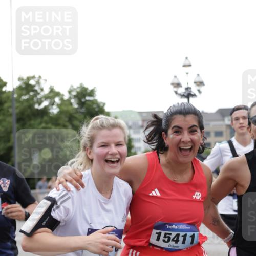 29.06.2025 - hella hamburg halbmarathon Jannik Wohlers http://msf.ph/oto/8147972 29.06.2025 10:48:48 Lombardsbrücke 1525, 2067, 2395, 2527, 2541, 2713, 2927, 3070, 3086, 3232, 3253, 4403, 4525, 4527, 4589, 4809, 5118, 5463, 5551, 6979, 6989, 7931, 7936, 8549, 9245, 9341, 9359, 10033, 10038, 10081, 10130, 10479, 10782, 10785, 11031, 11192, 11601, 11681, 11741, 12010, 12380, 12664, 12669, 13426, 13564, 13565, 14080, 14081, 14623, 15057, 15064, 15159, 15176, 15411, 15530, 15597, 15631, 16012, 16759, 17287, 17315, 17538, 17647, 17964, 18453 meine-sportfotos.de