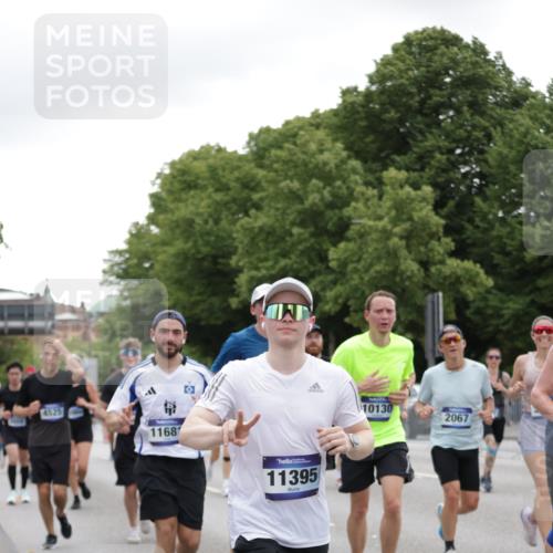 29.06.2025 - hella hamburg halbmarathon Jannik Wohlers http://msf.ph/oto/8148007 29.06.2025 10:48:53 Lombardsbrücke 1525, 2067, 2395, 2527, 2541, 2713, 2927, 3070, 3086, 3232, 3383, 4403, 4525, 4527, 4589, 4769, 4809, 5106, 5118, 5463, 6979, 6989, 7301, 7931, 7936, 8549, 9245, 9261, 10033, 10038, 10130, 10333, 10479, 10782, 10785, 11031, 11192, 11558, 11681, 12010, 12380, 12664, 12669, 13564, 13565, 14080, 14081, 15057, 15064, 15176, 15411, 15530, 16012, 16436, 16759, 17085, 17089, 17287, 17315, 17647, 17964, 18453, 18470 meine-sportfotos.de