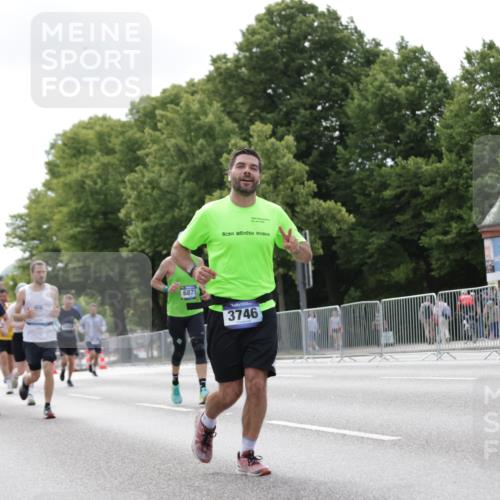 29.06.2025 - hella hamburg halbmarathon Jannik Wohlers http://msf.ph/oto/8148027 29.06.2025 10:11:51 Lombardsbrücke 1062, 1790, 1850, 2661, 3746, 5176, 6871, 7474, 9253, 9405, 9705, 10685, 11509, 11525, 11581, 13171, 14060, 14196, 14313, 14863, 14868, 15137, 16379, 16976, 18429, 18655 meine-sportfotos.de