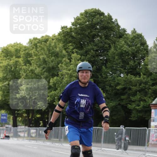 29.06.2025 - hella hamburg halbmarathon Jannik Wohlers http://msf.ph/oto/8148033 29.06.2025 09:10:33 Lombardsbrücke  meine-sportfotos.de