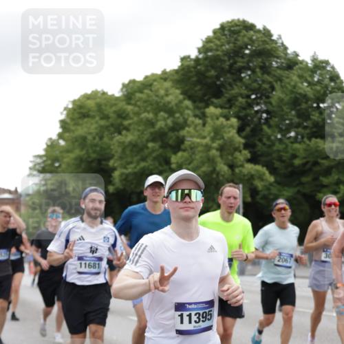 29.06.2025 - hella hamburg halbmarathon Jannik Wohlers http://msf.ph/oto/8148034 29.06.2025 10:48:54 Lombardsbrücke 1525, 2067, 2395, 2527, 2541, 2713, 2927, 3070, 3183, 3232, 3383, 4403, 4525, 4527, 4589, 4769, 4809, 5106, 5118, 5463, 6979, 6989, 7301, 7931, 7936, 8549, 9245, 9261, 10033, 10038, 10130, 10333, 10479, 10782, 10785, 11031, 11192, 11558, 11681, 12010, 12380, 12664, 12669, 13564, 13565, 14080, 14081, 15057, 15176, 15411, 15530, 16012, 16436, 16759, 17085, 17089, 17287, 17315, 17647, 17964, 18453, 18470 meine-sportfotos.de