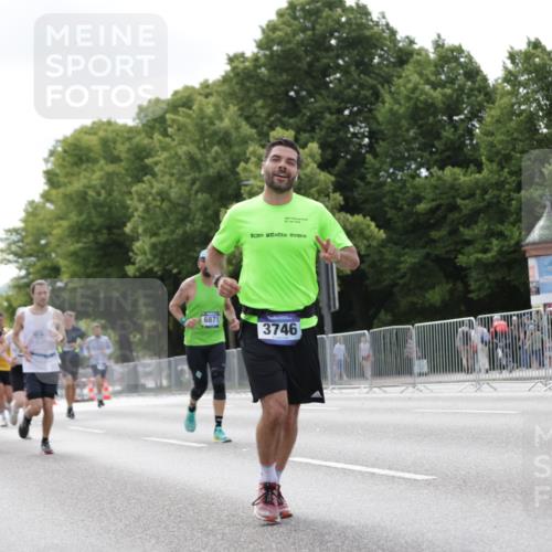 29.06.2025 - hella hamburg halbmarathon Jannik Wohlers http://msf.ph/oto/8148036 29.06.2025 10:11:51 Lombardsbrücke 1062, 1790, 1850, 2661, 3746, 5176, 6871, 7474, 9253, 9405, 9705, 10685, 11509, 11525, 11581, 13171, 14060, 14196, 14313, 14863, 14868, 15137, 16379, 16976, 18429, 18655 meine-sportfotos.de