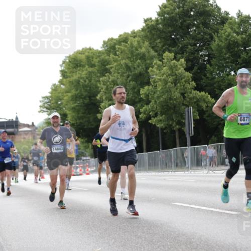 29.06.2025 - hella hamburg halbmarathon Jannik Wohlers http://msf.ph/oto/8148046 29.06.2025 10:11:53 Lombardsbrücke 1062, 1790, 1850, 2661, 3746, 4499, 5176, 6822, 6871, 6966, 7474, 9253, 9405, 9705, 10685, 11509, 11525, 14060, 14196, 14313, 14863, 14868, 15137, 16379, 18429 meine-sportfotos.de