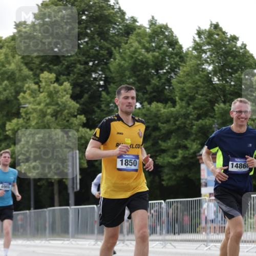 29.06.2025 - hella hamburg halbmarathon Jannik Wohlers http://msf.ph/oto/8148089 29.06.2025 10:11:57 Lombardsbrücke 1062, 1850, 2661, 2964, 3262, 3746, 4453, 4499, 5166, 5176, 5597, 5598, 6822, 6871, 6966, 7474, 9253, 9254, 9405, 9705, 10581, 10685, 11509, 14060, 14313, 14863, 14868, 16379, 18429 meine-sportfotos.de