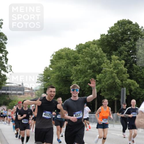29.06.2025 - hella hamburg halbmarathon Jannik Wohlers http://msf.ph/oto/8148106 29.06.2025 10:48:56 Lombardsbrücke 1525, 1625, 2067, 2395, 2527, 2541, 2713, 2927, 3070, 3183, 3232, 3383, 3943, 4403, 4525, 4527, 4589, 4769, 4809, 5106, 5118, 5463, 6979, 6989, 7301, 7650, 7931, 7936, 8549, 9245, 9261, 10033, 10038, 10130, 10333, 10479, 10782, 10785, 11031, 11558, 11681, 12010, 12664, 12669, 13564, 13565, 14080, 14081, 14389, 14390, 15057, 16436, 16759, 17085, 17089, 17287, 17315, 17647, 17964, 18453, 18470 meine-sportfotos.de