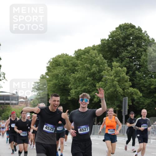 29.06.2025 - hella hamburg halbmarathon Jannik Wohlers http://msf.ph/oto/8148140 29.06.2025 10:48:56 Lombardsbrücke 1525, 1625, 2067, 2395, 2527, 2541, 2713, 2927, 3070, 3183, 3232, 3383, 3943, 4403, 4525, 4527, 4589, 4769, 4809, 5106, 5118, 5463, 6979, 6989, 7301, 7650, 7931, 7936, 8549, 9245, 9261, 10033, 10038, 10130, 10333, 10479, 10782, 10785, 11031, 11558, 11681, 12010, 12664, 12669, 13564, 13565, 14080, 14081, 14389, 14390, 15057, 16436, 16759, 17085, 17089, 17287, 17315, 17647, 17964, 18453, 18470 meine-sportfotos.de