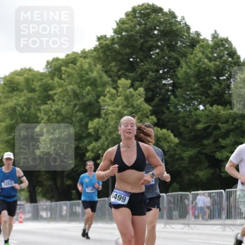 29.06.2025 - hella hamburg halbmarathon Jannik Wohlers http://msf.ph/oto/8148157 29.06.2025 10:12:00 Lombardsbrücke 1610, 1785, 1850, 2661, 2963, 2964, 3182, 3248, 3262, 3746, 4453, 4499, 4554, 5166, 5176, 5597, 5598, 6822, 6871, 6966, 7014, 7474, 9253, 9254, 9405, 10581, 10685, 11509, 14313, 14863, 14868, 16379, 16473, 18493 meine-sportfotos.de