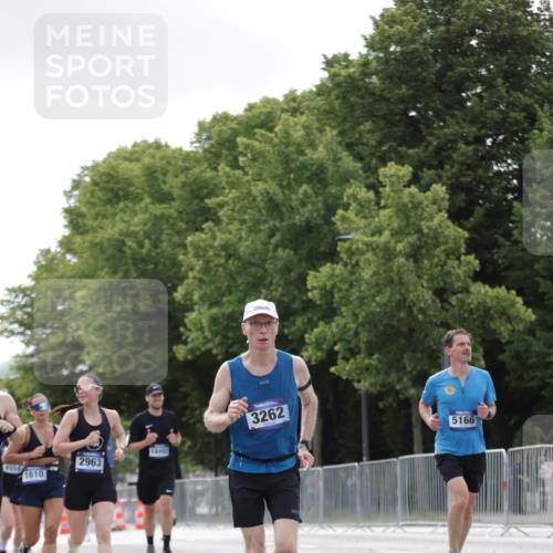 29.06.2025 - hella hamburg halbmarathon Jannik Wohlers http://msf.ph/oto/8148232 29.06.2025 10:12:02 Lombardsbrücke 1610, 1785, 1850, 2661, 2963, 2964, 3182, 3248, 3262, 3746, 4453, 4499, 4554, 5166, 5176, 5597, 5598, 6822, 6871, 6966, 7014, 9254, 9405, 10581, 10685, 11509, 14863, 14868, 16379, 16473, 18493 meine-sportfotos.de