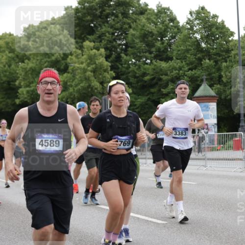 29.06.2025 - hella hamburg halbmarathon Jannik Wohlers http://msf.ph/oto/8148241 29.06.2025 10:49:02 Lombardsbrücke 1525, 1625, 1805, 2067, 2527, 2541, 2668, 2927, 3070, 3183, 3232, 3383, 3943, 4525, 4527, 4589, 4769, 4809, 5106, 5463, 6191, 6989, 7301, 7650, 7931, 7936, 8549, 9245, 9261, 10033, 10038, 10130, 10333, 10479, 11558, 11631, 11681, 12669, 13942, 14389, 14390, 15057, 15412, 16436, 16944, 17085, 17089, 17964, 18470, 18586, 19247 meine-sportfotos.de